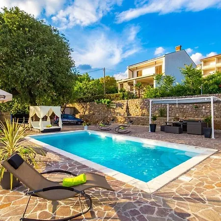 Mate Comfortable Villa